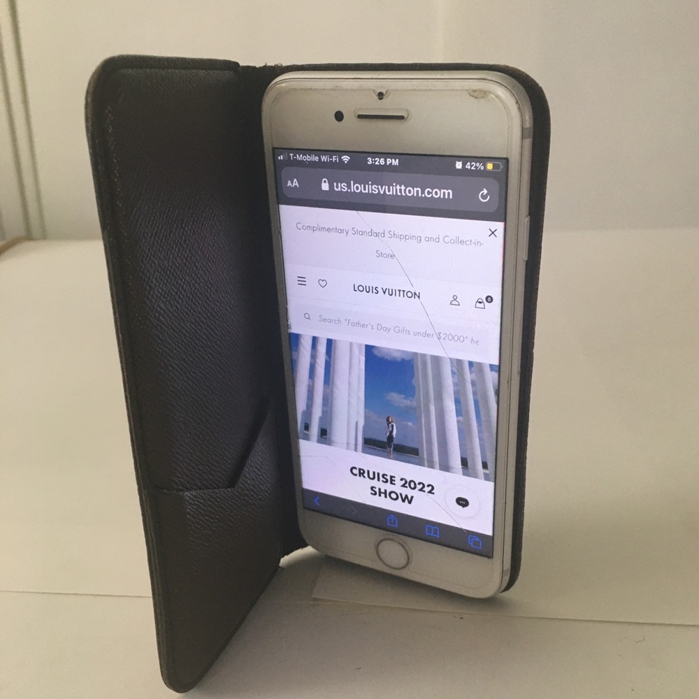 Louis Vuitton Folio Phone Case IPhone 7/8 - Picture 9 of 10